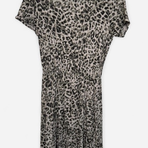 Old Navy Dresses & Skirts - Old Navy Grey Leopard Print Dress, Size Small